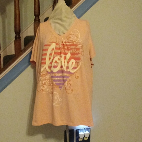 Sonoma Tops - LOVE  WOMANS TEE